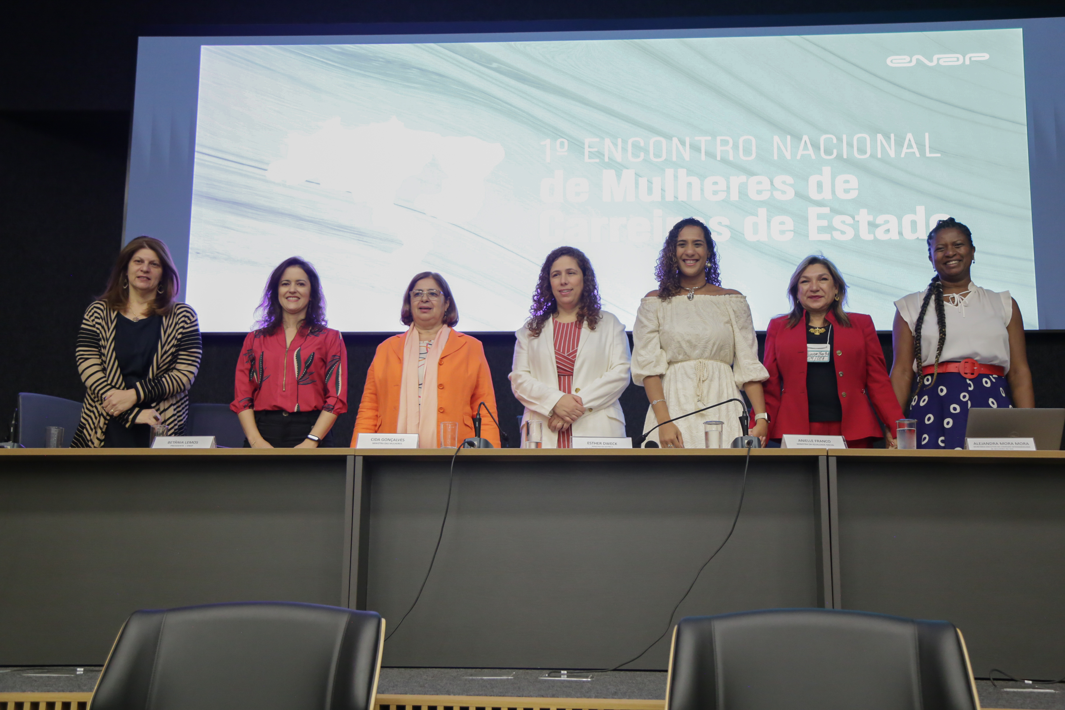 Mulheres em carreiras de Estado discutem ações afirmativas para a equidade de gênero