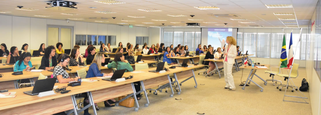 Enap, Ena e Embaixada da França promovem curso para mulheres