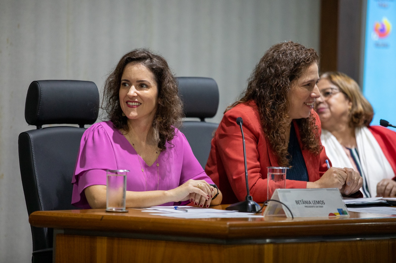 Enap investe em cursos exclusivos para mulheres na área de tecnologia