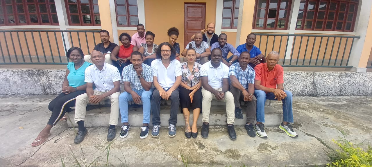 Diretor da Enap ministra aulas para servidores em São Tomé e Príncipe