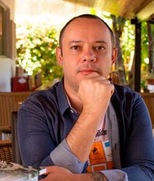 Foto de {{ member.name }}