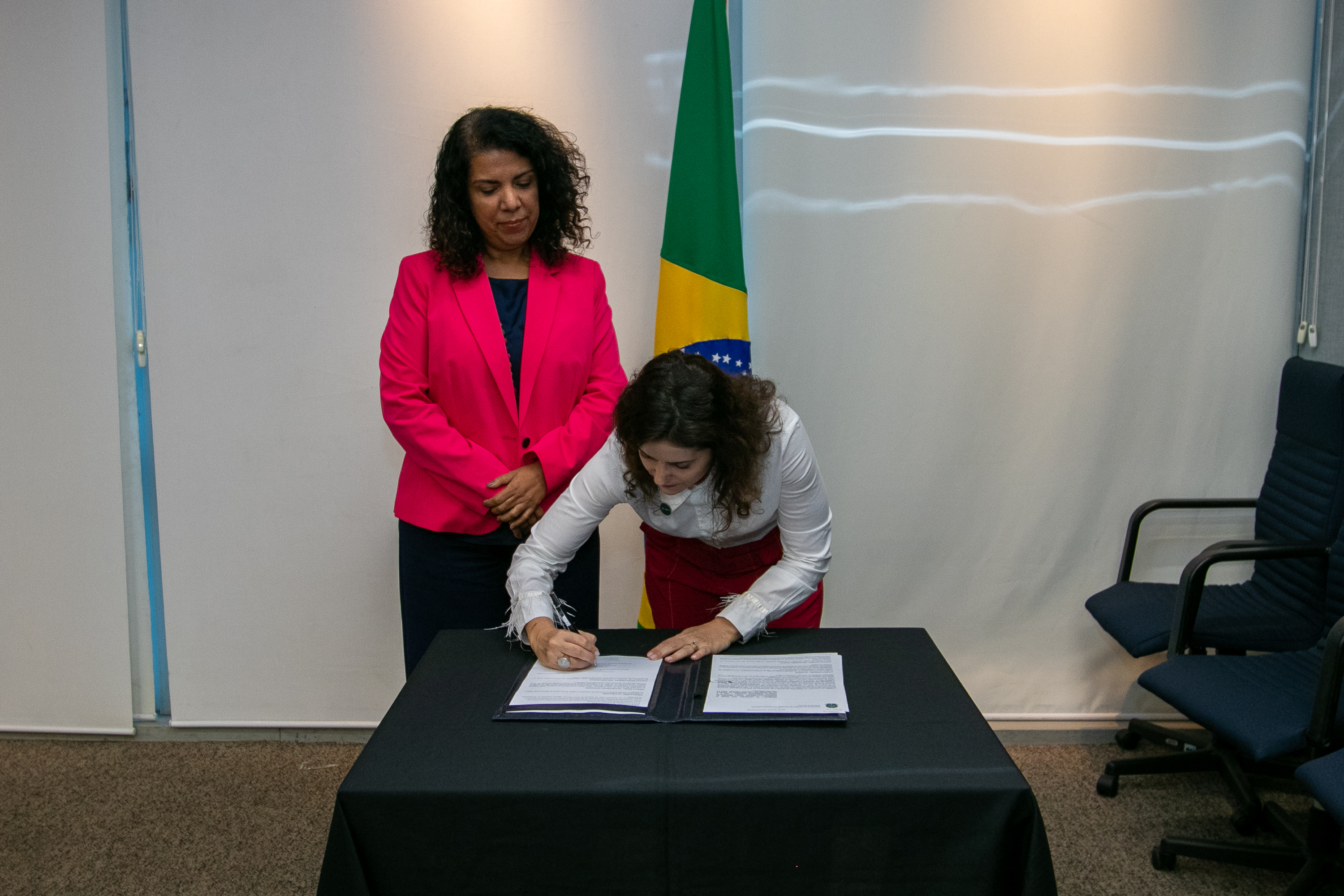 Enap, Ministério da Gestão e Ipea firmam parceria para a melhoria da gestão pública por meio de evidências