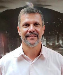 Foto de {{ member.name }}