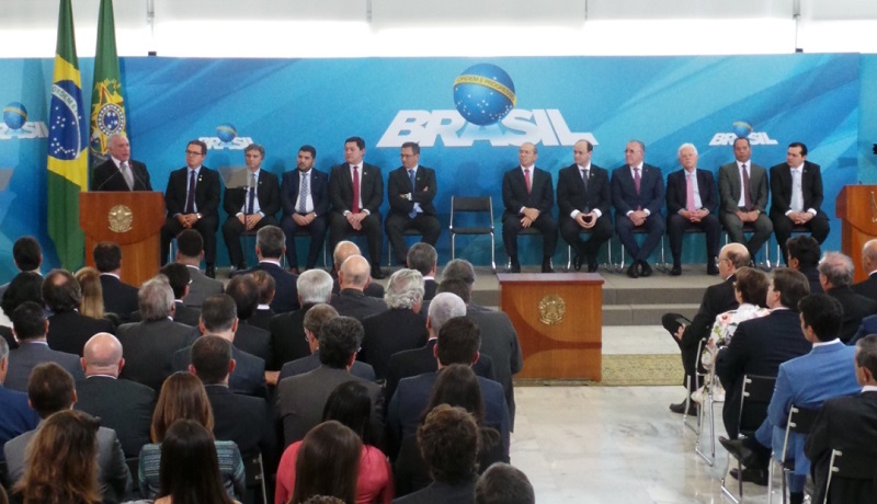 Esteves Colnago toma posse como novo ministro do Planejamento